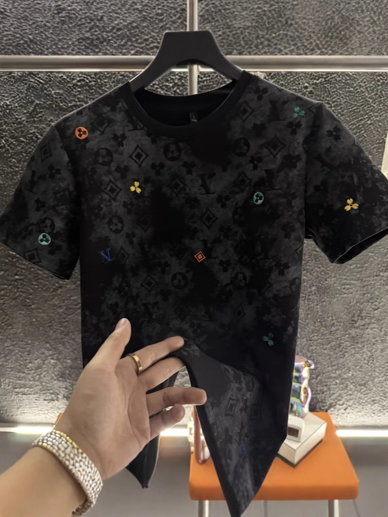 Free shipping 2025 spring and summer new fashion men's T short sleeves loose and simple everything with a high sense of fashion T-shirt short sle