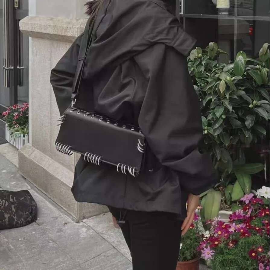 Womens Shoulder Haruku Fashion Gothic Casual Black Chains Handbag Hot Girls Pu Leather Ladies Motorcycle Bag Sac