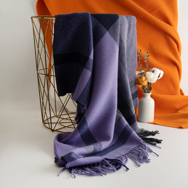 K253 Foreign trade hot-selling winter high-end British style plaid scarf for women and men Korean version of all-match warm tassel shawl wholesale