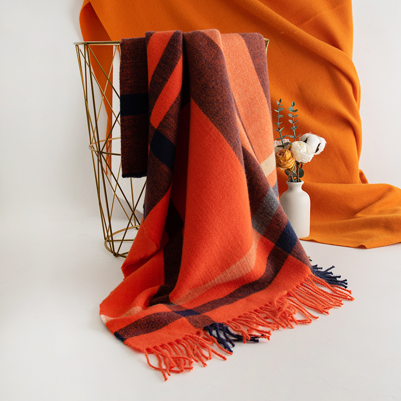 K253 Foreign trade hot-selling winter high-end British style plaid scarf for women and men Korean version of all-match warm tassel shawl wholesale