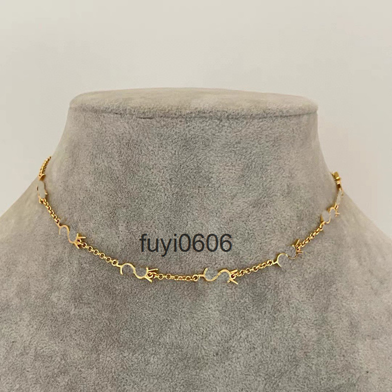 Womens Gold Chains Necklaces Pendant classic letter necklace Luxury Jewelry Woman brass Neckwear Designer Wedding Golden Neck laces CSD2404062