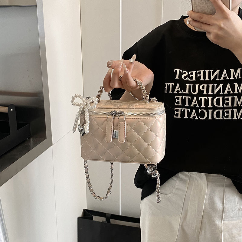 2025 New Light Texture Women's Designer Fashion Handbag Summer Dia Grid Chain Diagonal Multi functional Box Single Shoulder Small Bag