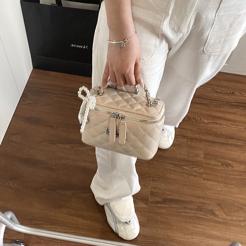 2025 New Light Texture Women's Designer Fashion Handbag Summer Dia Grid Chain Diagonal Multi functional Box Single Shoulder Small Bag