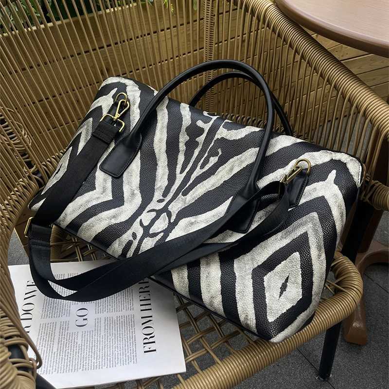 Zebra Print Handbag Fashion Womens New Fitness Bag Travel Bag Duffel Bag Large Capacity Travel Bag Crossbody Bag Z250516