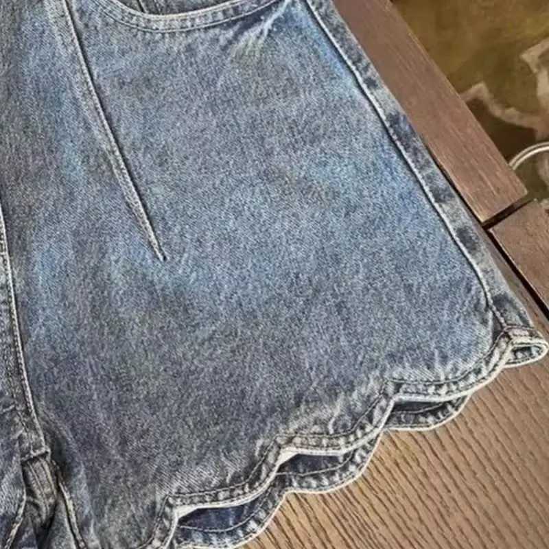 Summer denim shorts suitable for women with niche design straight leg fashion and Western European high-end blueT250327