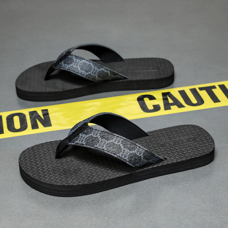free shipping high quality 2025 new arrival flip-ps men casual fashion trend slippers outdoor beach summer sandals plus size 38-45 NEW black brown