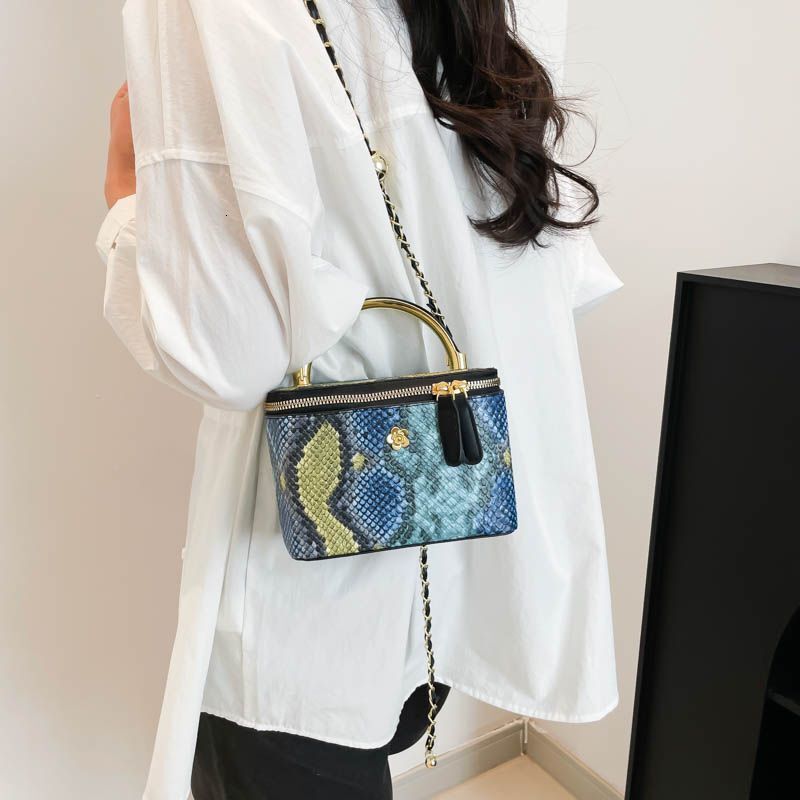 2025 new French women's handbag designer fashionable snake skin pattern single shoulder small box square crossbody bag