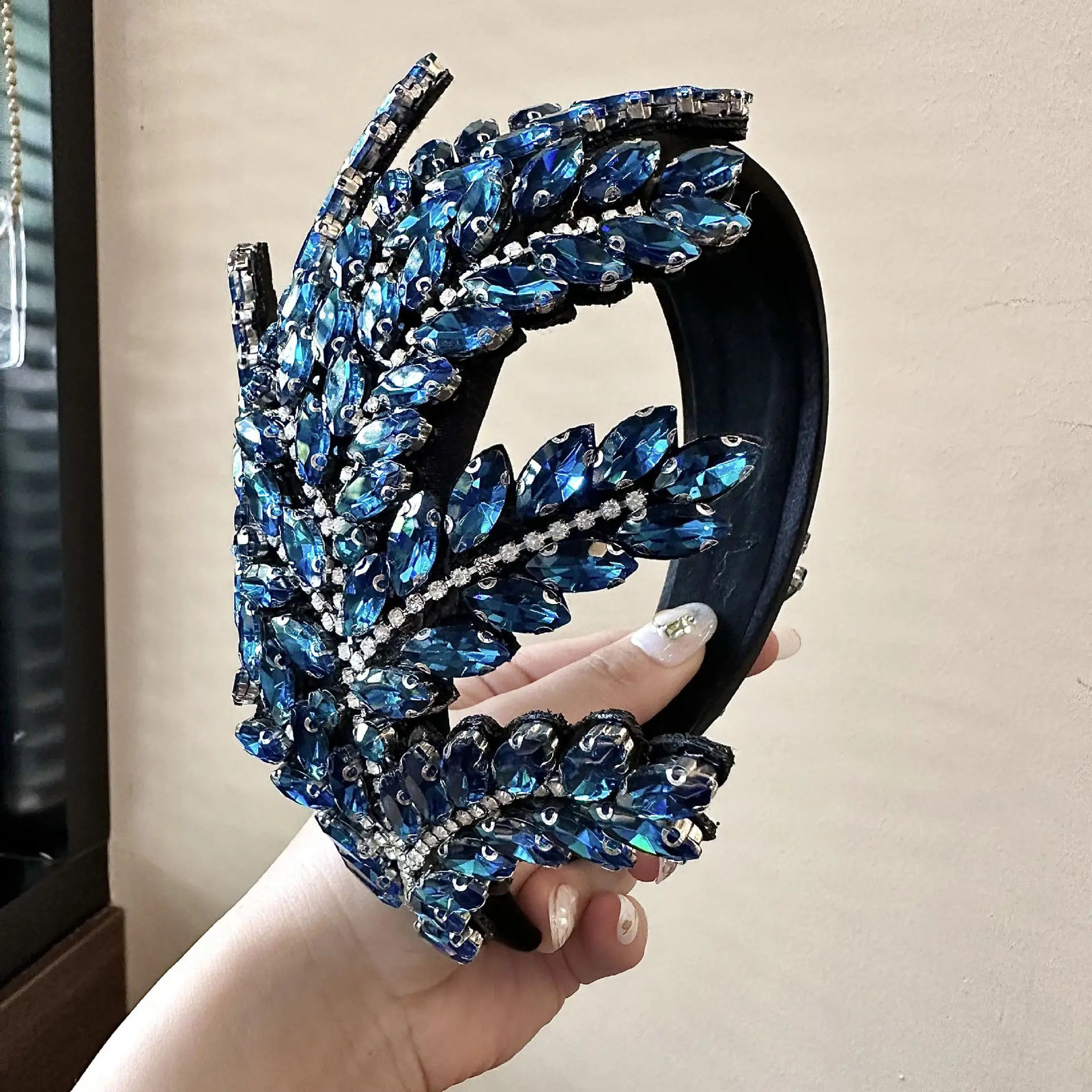 Rhinestone Maple Leaf Headband Bling Sparkly Crystal Diamond Hairband Fashion Padded Head Band for Girls Women Hair Accessories 250318