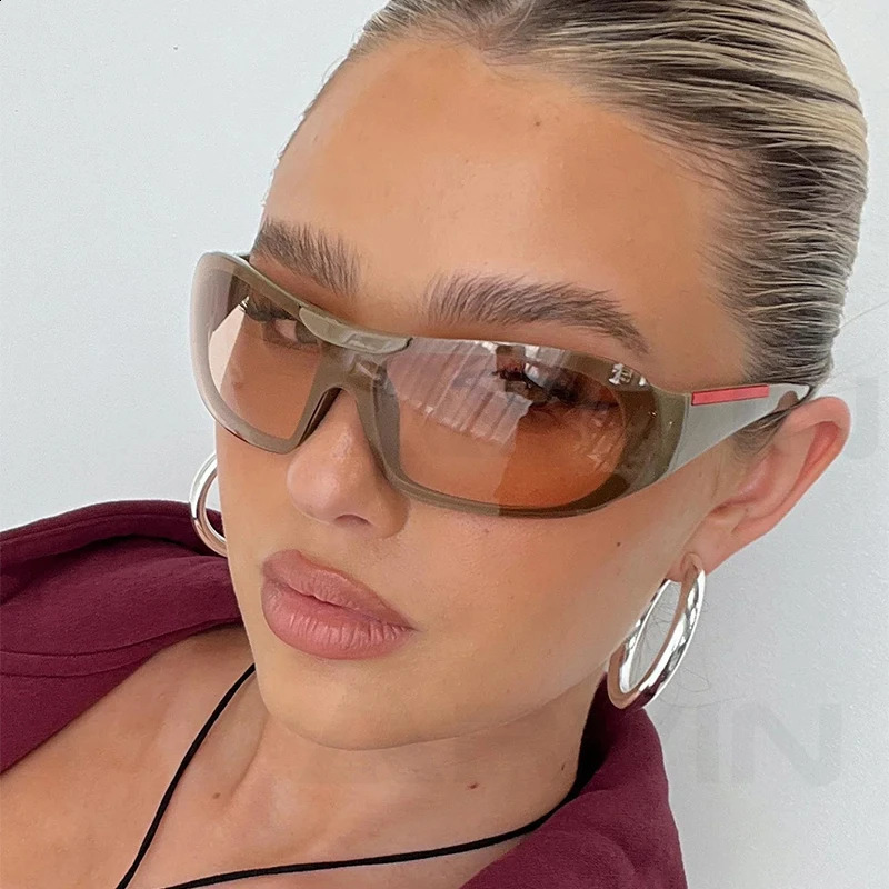 Vintage Large Frame Sunglasses for Women Fashion One Piece Y2K Sun Glasses Female Trending Outdoor Sports Goggles Shades UV400 250328