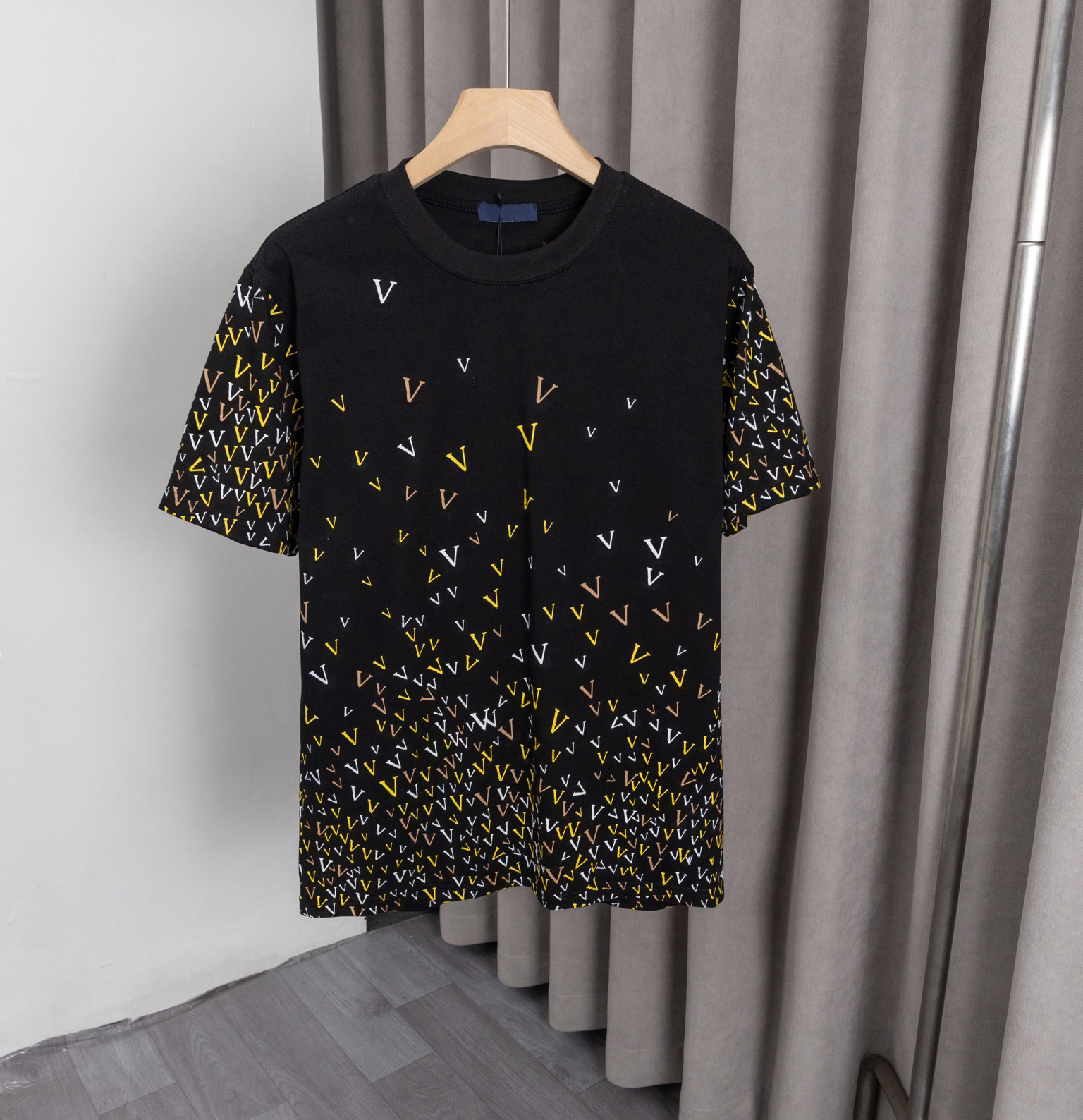 mens t shirts men shirts designer t shirts tees shirt short sleeves luxury clothes summer leisure breathable printed coats high quality clothing wholesale large ss