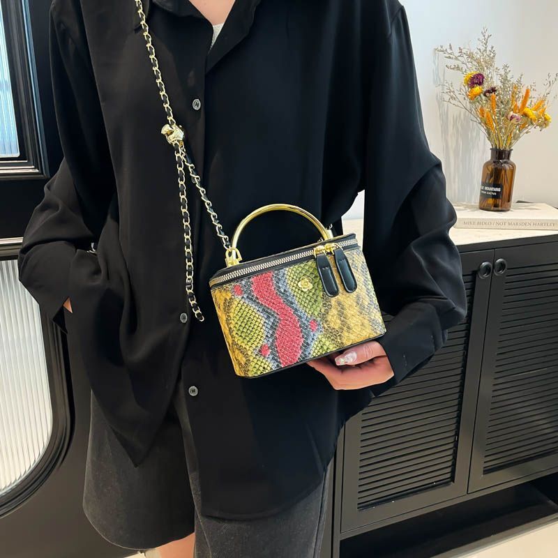 2025 new French women's handbag designer fashionable snake skin pattern single shoulder small box square crossbody bag
