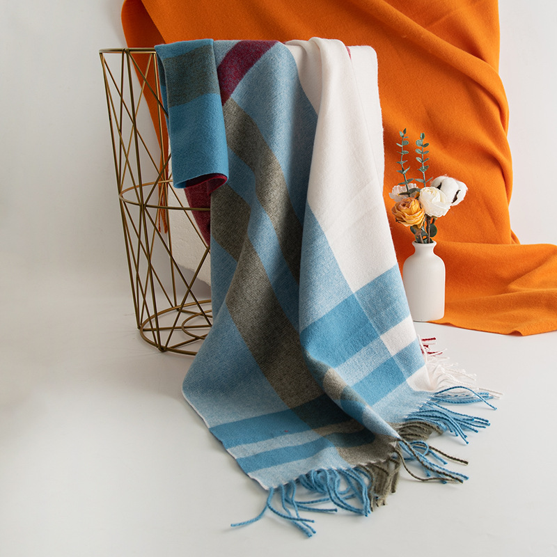 K253 Foreign trade hot-selling winter high-end British style plaid scarf for women and men Korean version of all-match warm tassel shawl wholesale