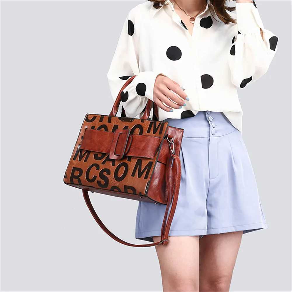 Lightweight handbag for women designer letter strap shoulder bag high-quality womens cross body handbag 2023 Z250328