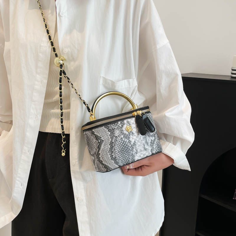 2025 new French women's handbag designer fashionable snake skin pattern single shoulder small box square crossbody bag