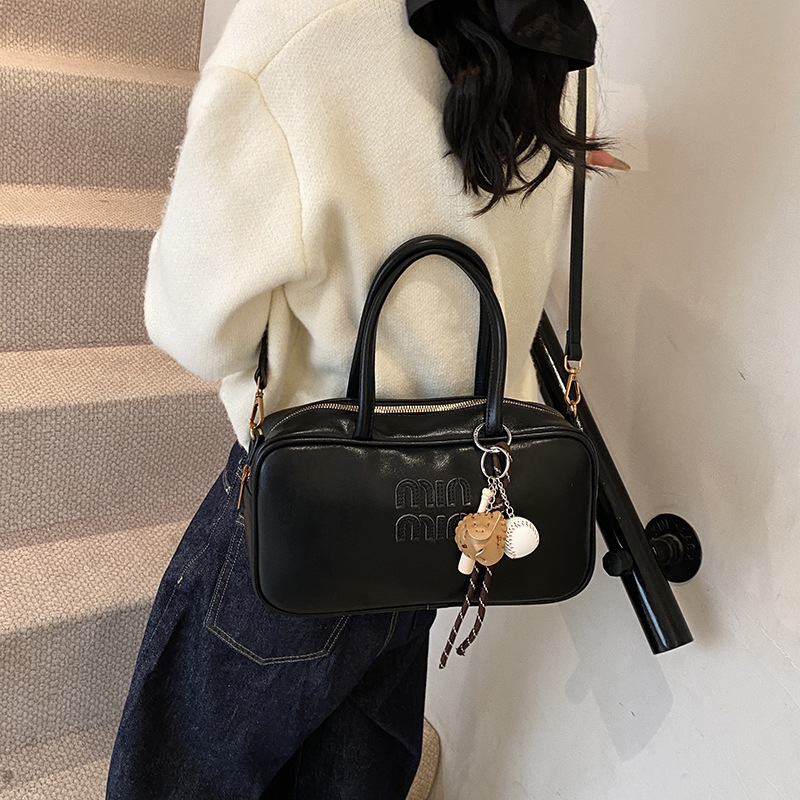 Ladies casual pillow bag new all-in-one large capacity fashion shoulder bag small texture underarm bag 2025