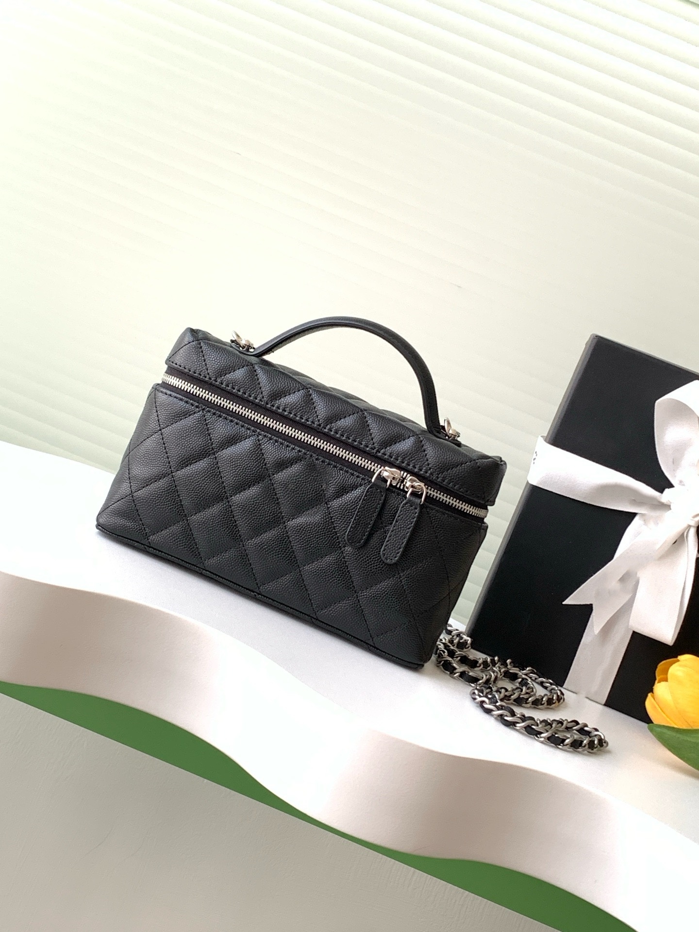 Designer Sequined Crossbody Bag - Versatile Shoulder Tote Perfect for Formal Gatherings, Includes Original Case This season's Little Black Horse Shell Bag 10A 4077