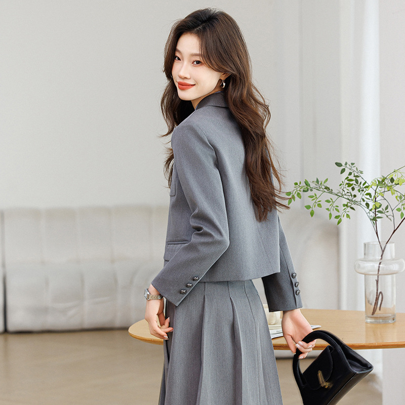 B325Chic Female Student Internet Celebrity Fashion - Comfortable Black Layering Shirt for Fall & Winter
