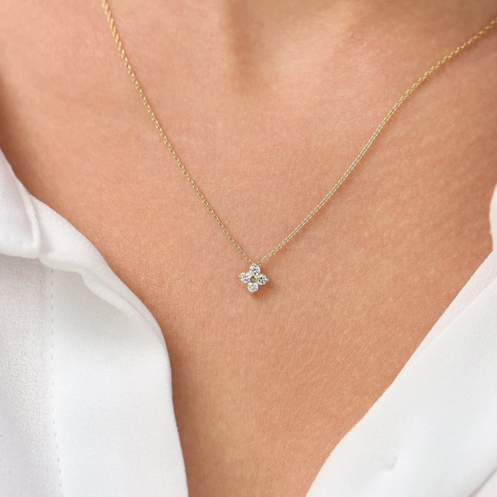 Fashion Tiny Flowers Dainty Necklace Gold Silver Stainless Steel Zircon Womens Pendant Jewelry Gift 250325