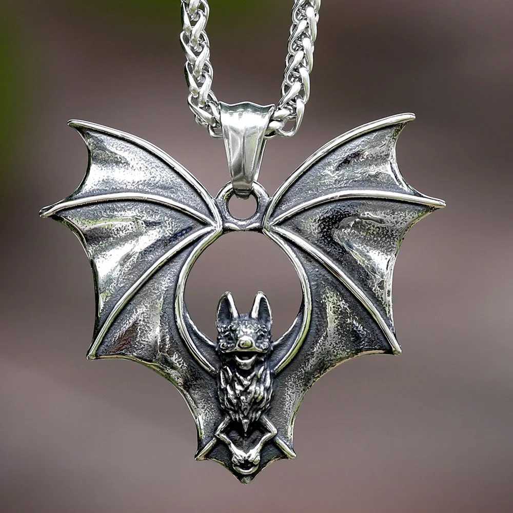 New design stainless steel bat pendant detailed necklace punk bicycle animal jewelry high-quality gift accessories Y250329