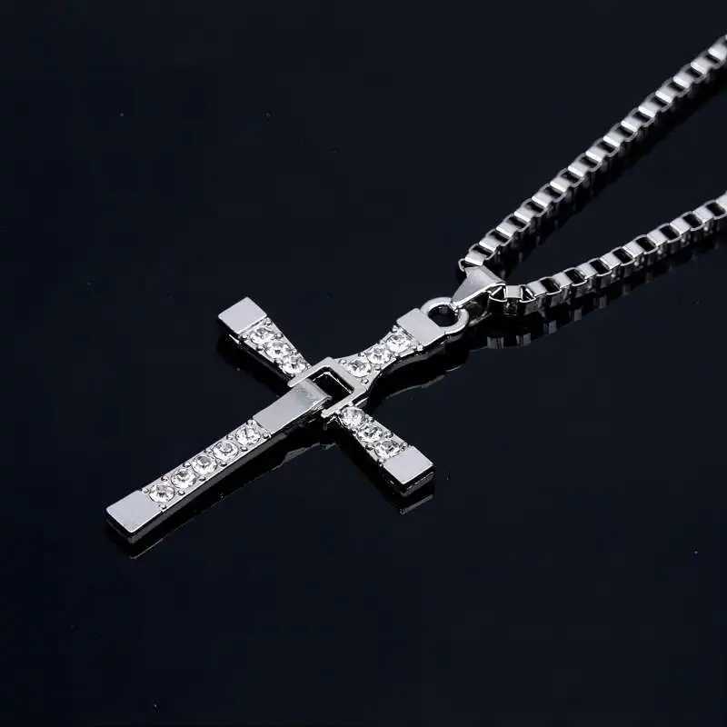 Fast and Fury 6 7 Hard Gas Actor Dominic Toretto/Cross Necklace Pendant Gift for Your Boyfriend Y250329