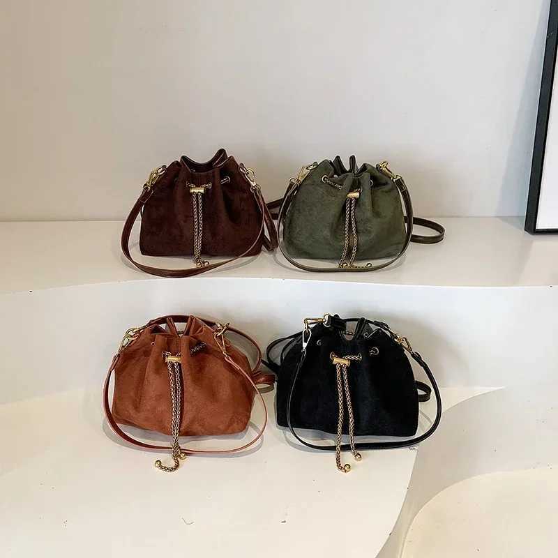 Designer bag Sewing soft solid cross shaped bag with artificial suede for simple communication 2025 hot selling womens wire womens handbag Y250328