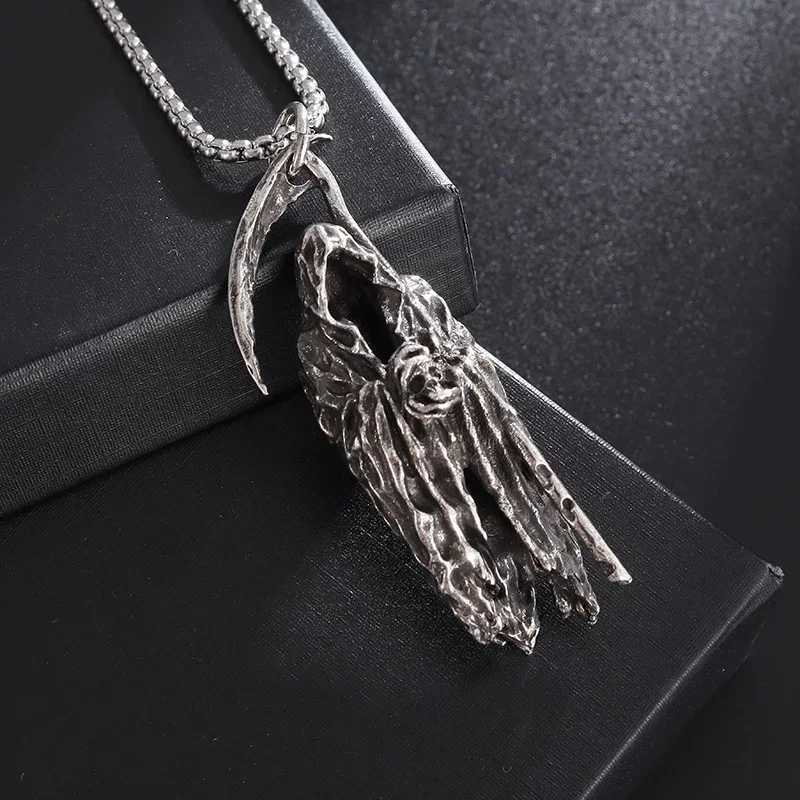 Hell Death Sickle Necklace Pendant Gothic Mysterious Devil Necklace Mens Personalized Punk Retro Halloween Trend Jewelry Y250329
