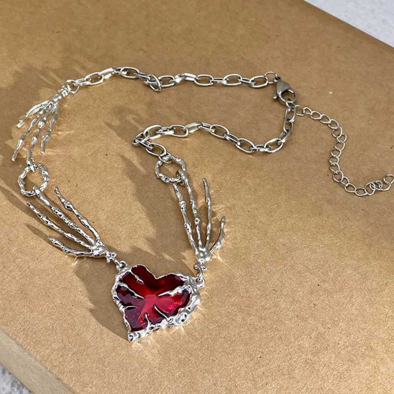 Heart shaped design redstone hand bone chain womens necklace Ins design heart shaped charm Korean chain womens necklace Y250329