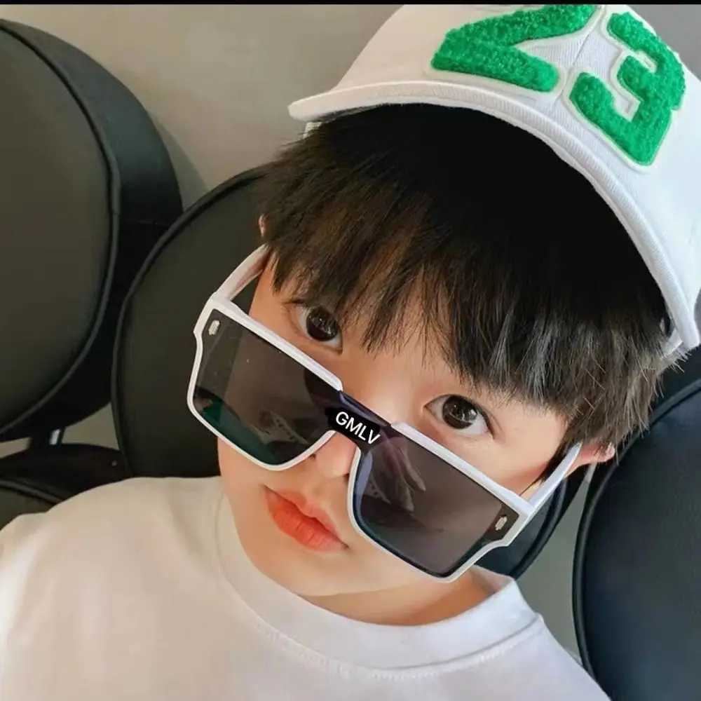 Fashion large frame oversized sunglasses UV400 protective performance shadow camping fishing stage childrens sunglassesT25041166