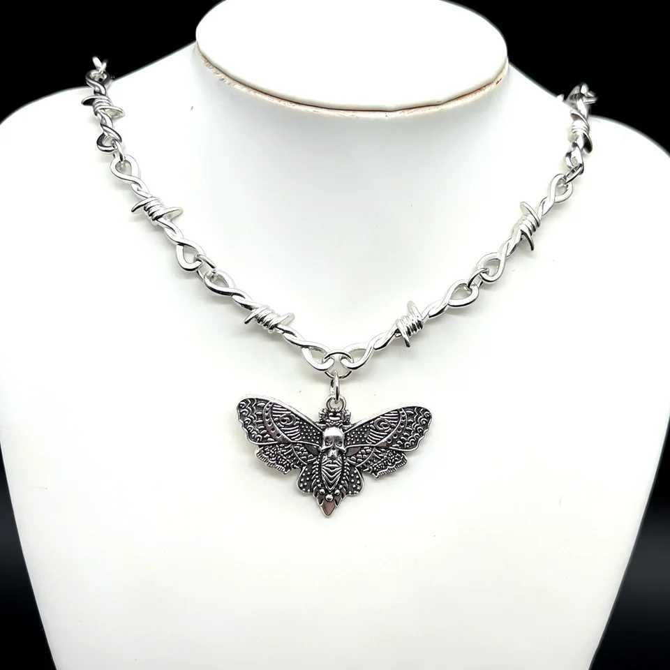 Gothic Moth Head Bone Thorn Wire Cross Pendant Necklace Punk Hip Hop Jewelry Y2K Vampire Thorn Chain Necklace Y250329