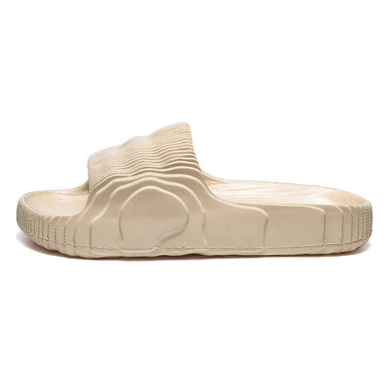Men's summer new fashion beautiful simple slippers wear thick soles non-slip outdoor sports leisure beach flip-flops