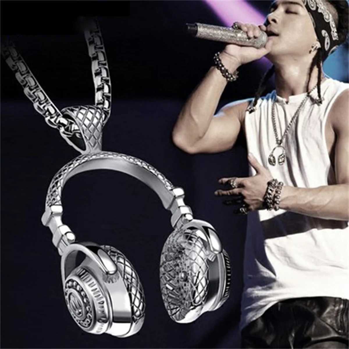 Vintage music headphones pendant couple hip-hop necklace casual art necklace men and women personalized party gift Y250329