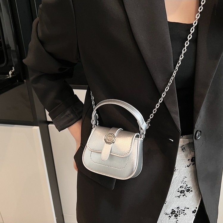 Hot selling fashion senior sense saddle bag new girl small bag Korean parent-child diagonal bag
