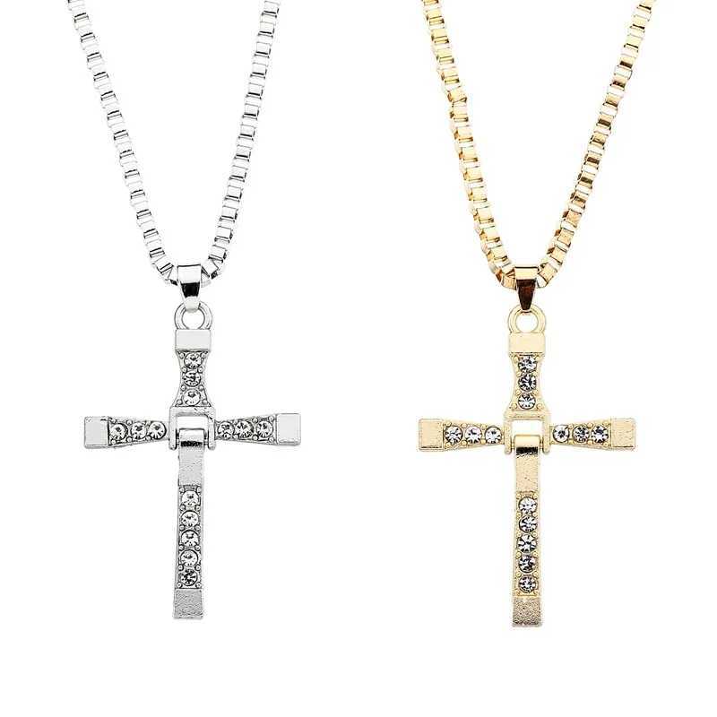 Fast and Fury 6 7 Hard Gas Actor Dominic Toretto/Cross Necklace Pendant Gift for Your Boyfriend Y250329