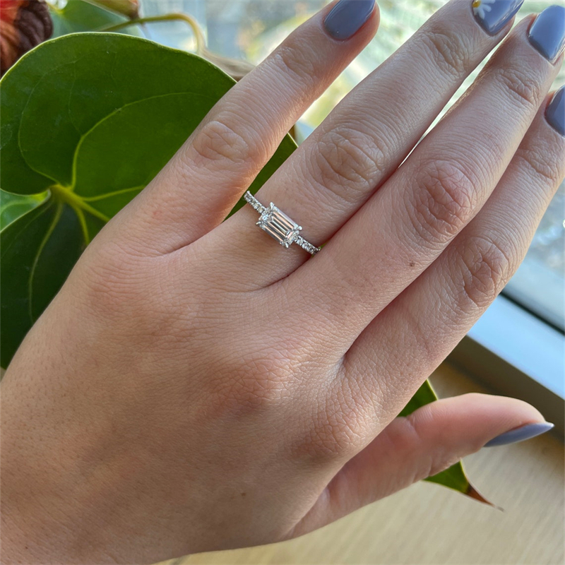 Jewelry Real White Gold Emerald Cut Lab Diamond Ring 1.0 Carat IGI Certificate East West Engagemengt Ring CVD Lab Grown Diamond Womens Gold Ring