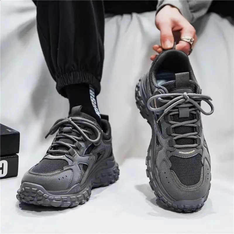 breathable mesh shoes for anti slip and wear-resistant sports shoes for construction sites 250326