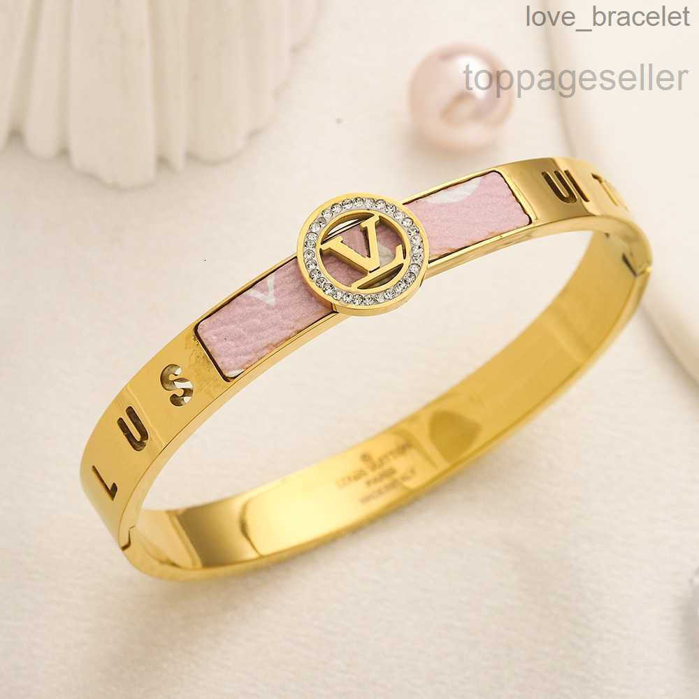 Designer Jewelrys Designer Designer V Charm Bangle 18K Gold Plated Stainless Steel No Fade Diamond Bracelet Luxury Love Gift Jewelry 2023 Wedding Travel Designer Ba