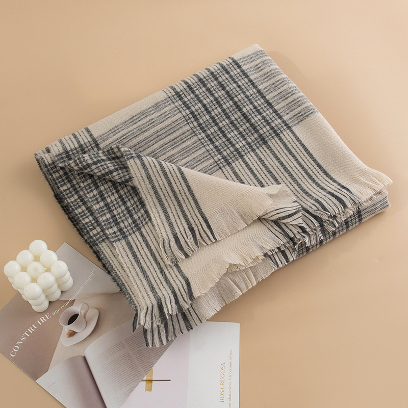 K257 Elegant temperament scarf women's fashion commuting imitation cashmere scarf wholesale plaid warm shawl neck protection cold neck scarf