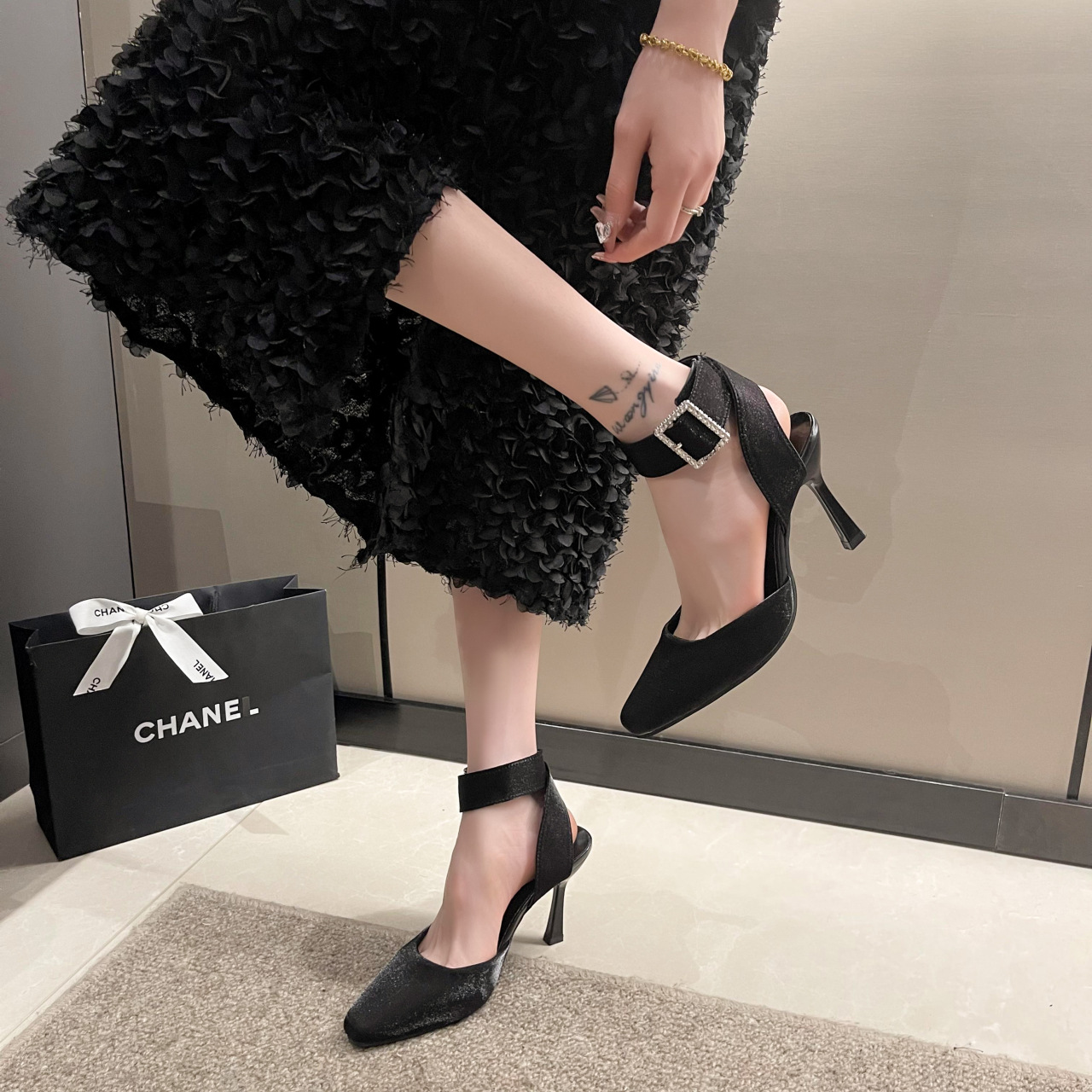 free Shipping Stiletto heels Designer Slipper Baotou Rear empty sandals One word strap single shoe External penetration Women sandal hot 2025
