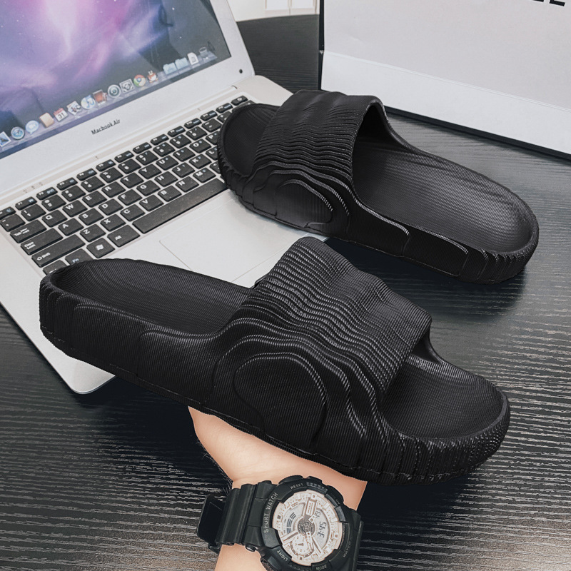 Men's summer new fashion beautiful simple slippers wear thick soles non-slip outdoor sports leisure beach flip-flops