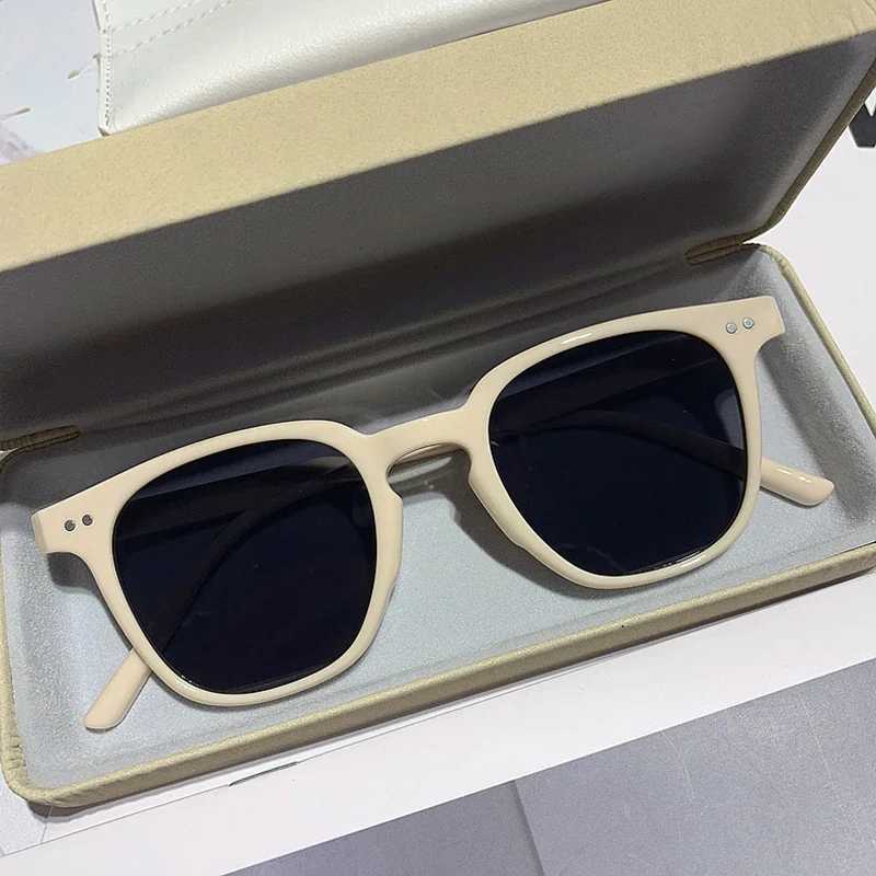 New Vintage Square Sunglasses Women Men Luxury Brand Small Round Sun Glasses Female Small Eyewear Oculos De Sol for Male Female Z250412