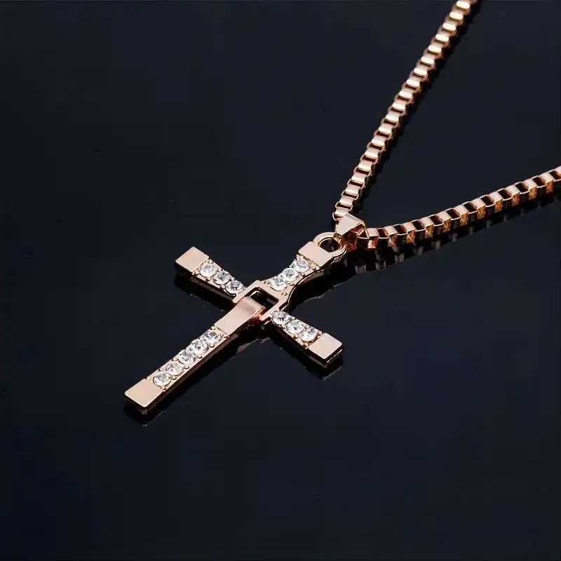 Fast and Fury 6 7 Hard Gas Actor Dominic Toretto/Cross Necklace Pendant Gift for Your Boyfriend Y250329
