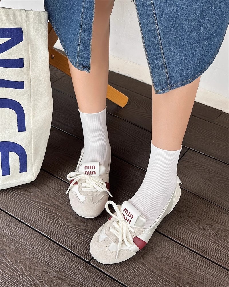 designer shoes 2025 new summer style French ballet-inspired training shoes for women flat laced breathable slip-on fashion single shoes.