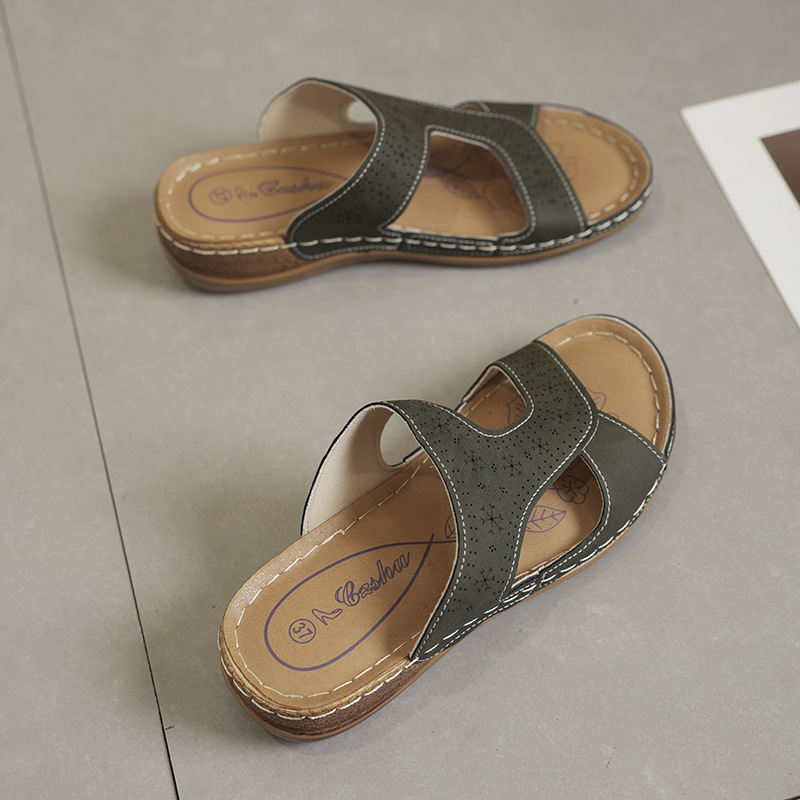 Slope heel slippers Designer Slipper Thick soled sandals One toe open toe shoes Fish mouth round head cool mop Hollow out beach shoes 2025