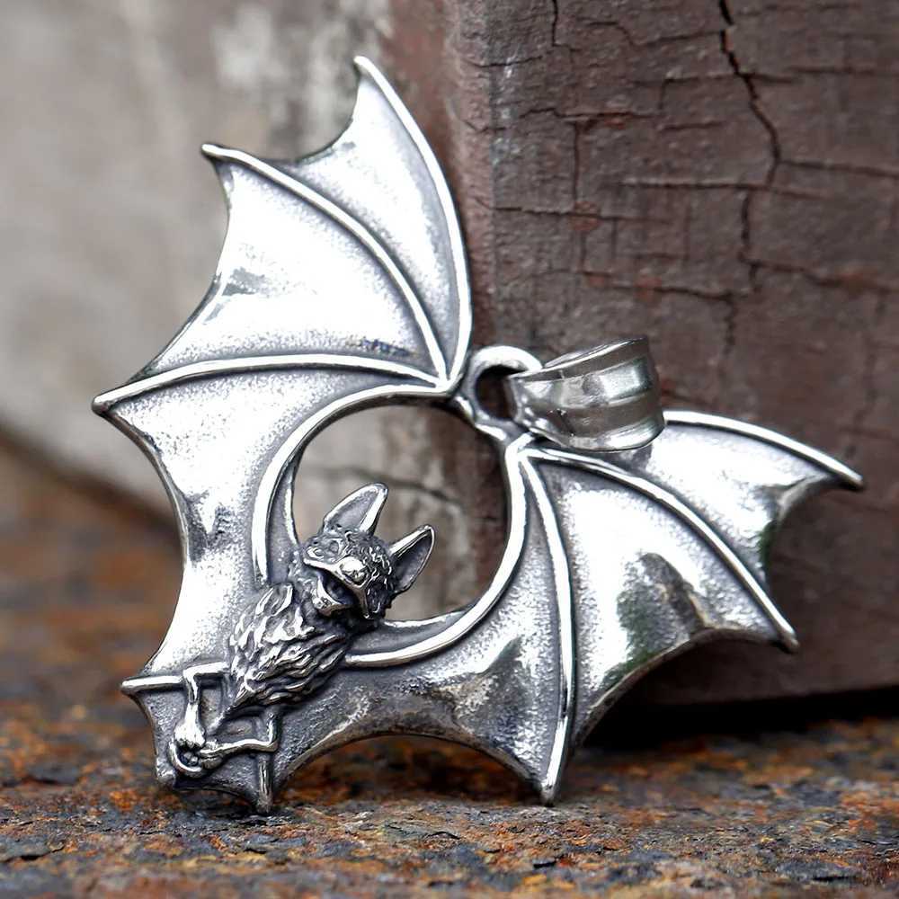 New design stainless steel bat pendant detailed necklace punk bicycle animal jewelry high-quality gift accessories Y250329