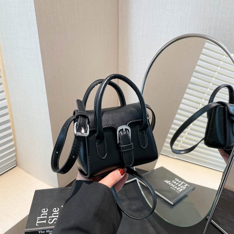 Popular Korean version of the niche bag advanced delicate mini portable small square bag girls all fashion lipstick princess bag