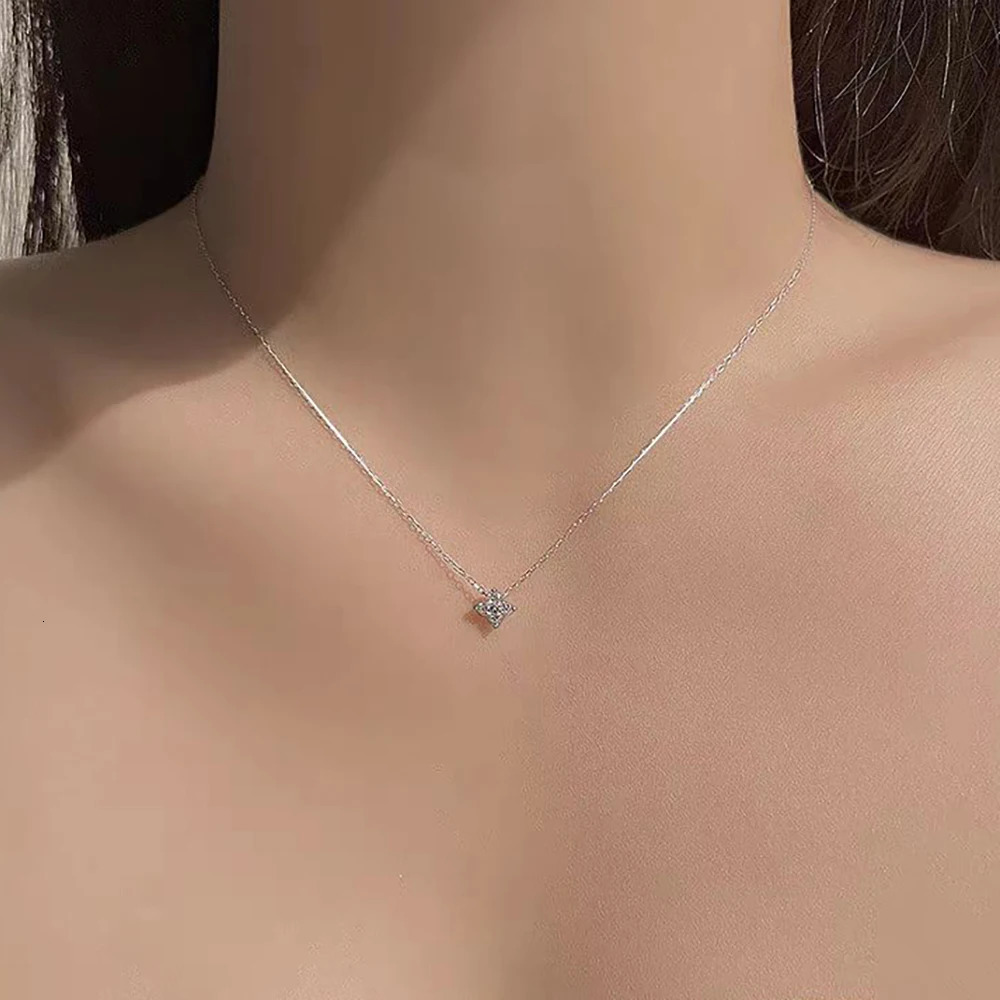 Fashion Tiny Flowers Dainty Necklace Gold Silver Stainless Steel Zircon Womens Pendant Jewelry Gift 250325