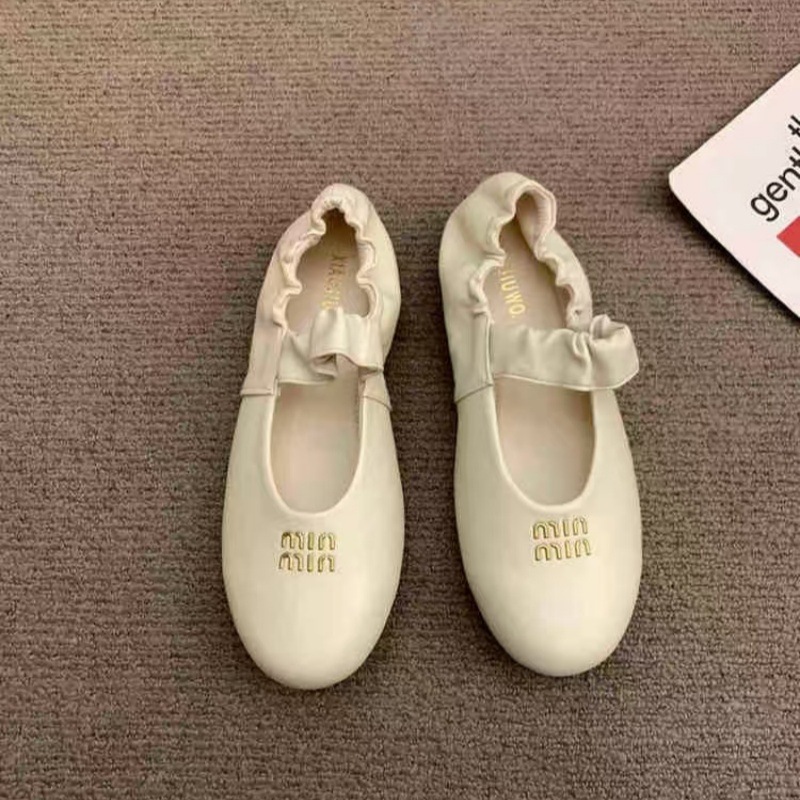 designer shoes 2025 Korean version wrinkled retro round-toe shallow-mouth single shoes for women style grandma shoes flat bottom Angora red Mary Jane 