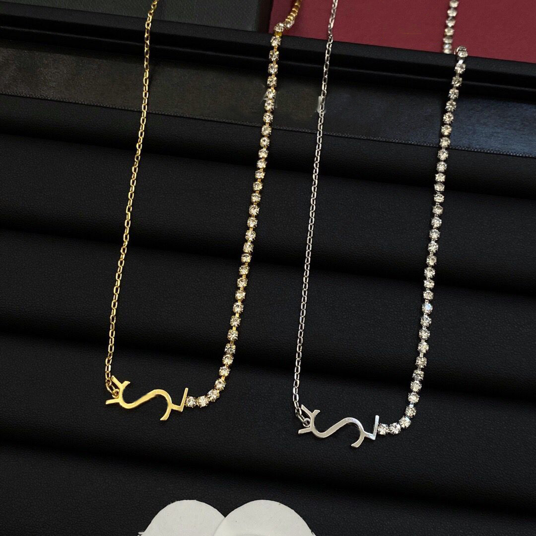 Women Designer Necklace Brass Full Diamonds Simple Letter Pendant Luxury Fashion Jewelry Without Box