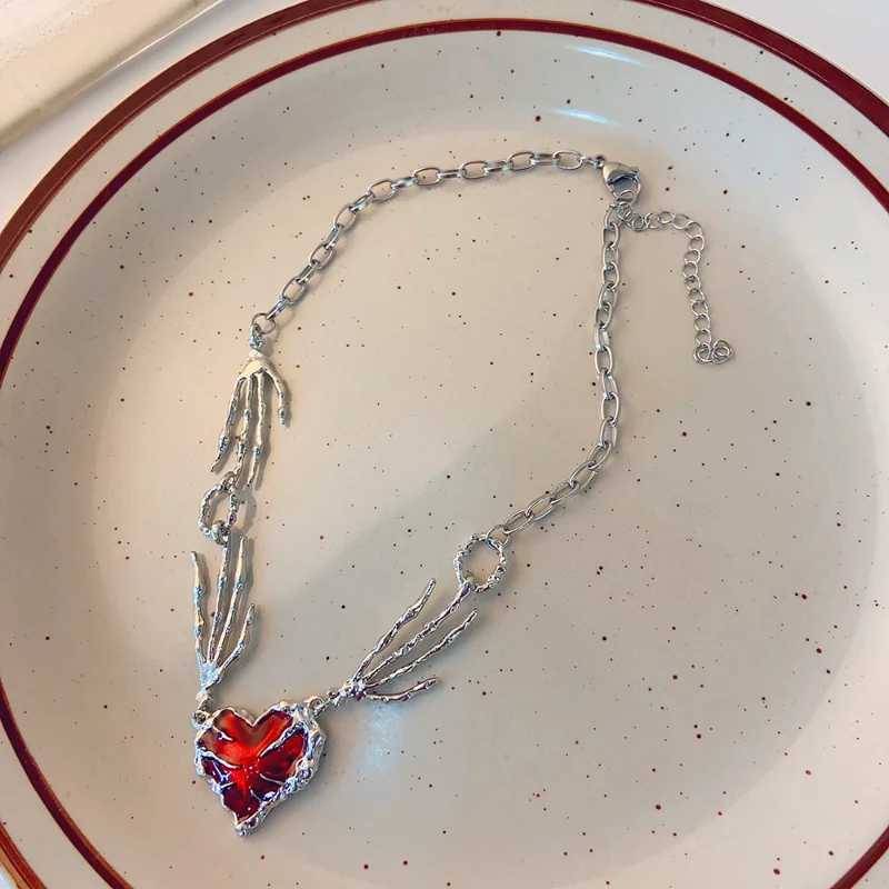 Heart shaped design redstone hand bone chain womens necklace Ins design heart shaped charm Korean chain womens necklace Y250329