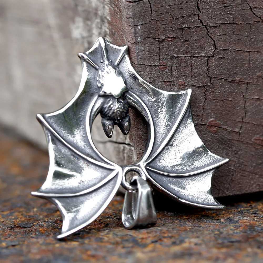 New design stainless steel bat pendant detailed necklace punk bicycle animal jewelry high-quality gift accessories Y250329